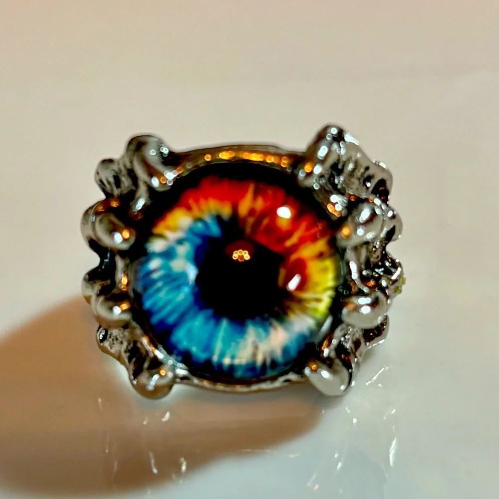 Silvertone Fashion Goth Dragon’s Eye Ring Mounted in Skeletal Hands Adj. 9 1\2+ - Picture 1 of 5